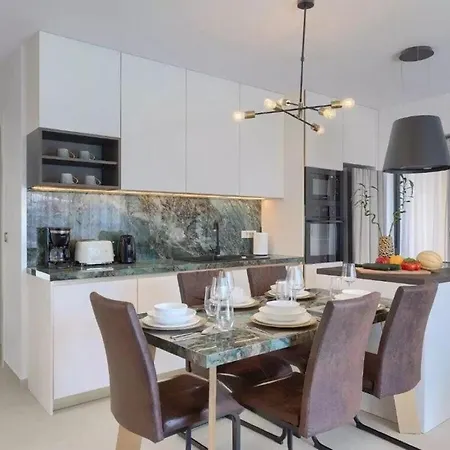 Esmeralda Ii Comfortable *