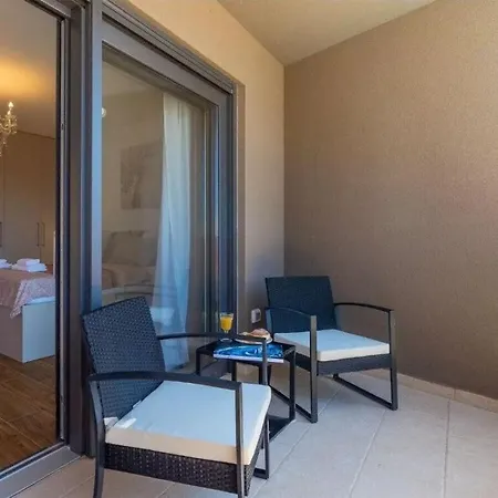 Esmeralda Ii Comfortable