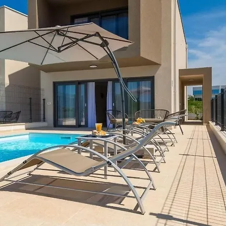 Esmeralda Ii Comfortable Villa