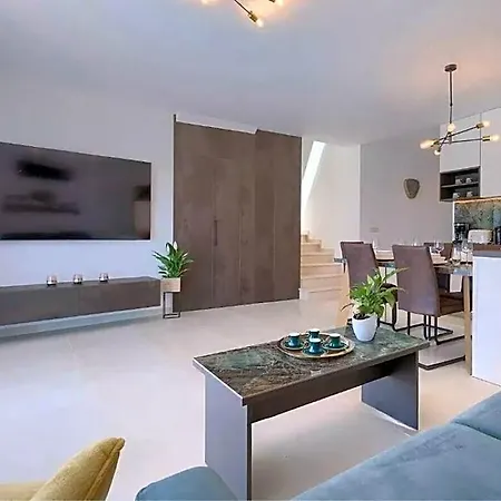 Villa Esmeralda Ii Comfortable Novigrad Istria