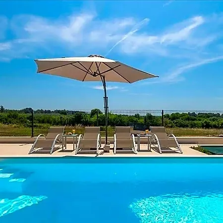 Esmeralda Ii Comfortable Villa Novigrad Istria