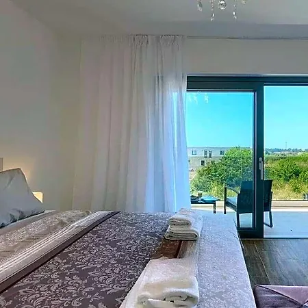 Villa Esmeralda Ii Comfortable Novigrad Istria