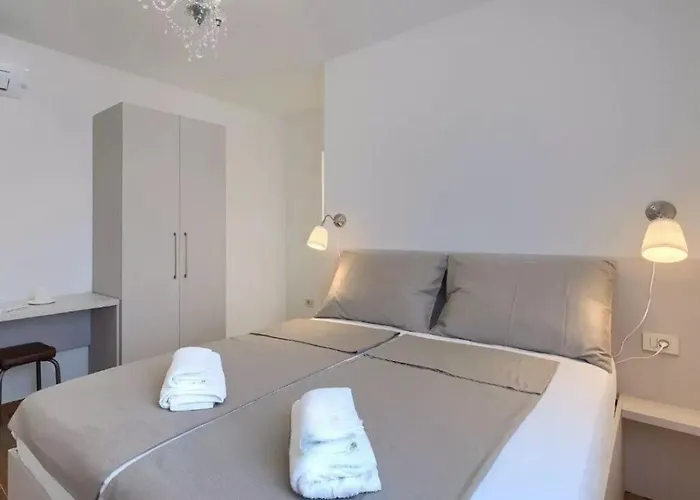 Esmeralda Ii Comfortable