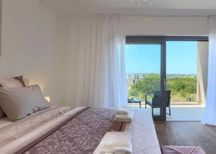 Esmeralda Ii Comfortable * Novigrad Istria