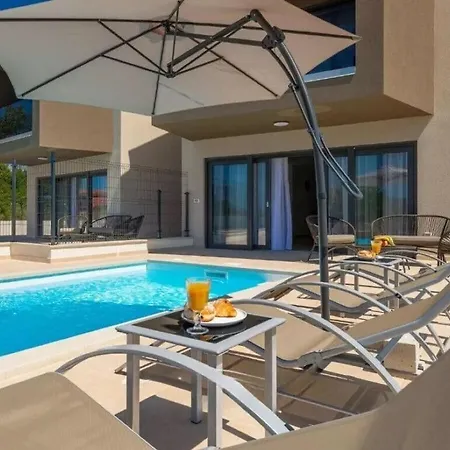 Esmeralda Ii Comfortable Villa Novigrad Istria