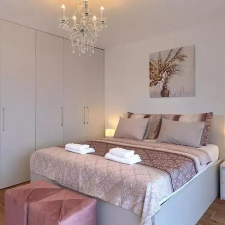 Esmeralda Ii Comfortable Novigrad Istria