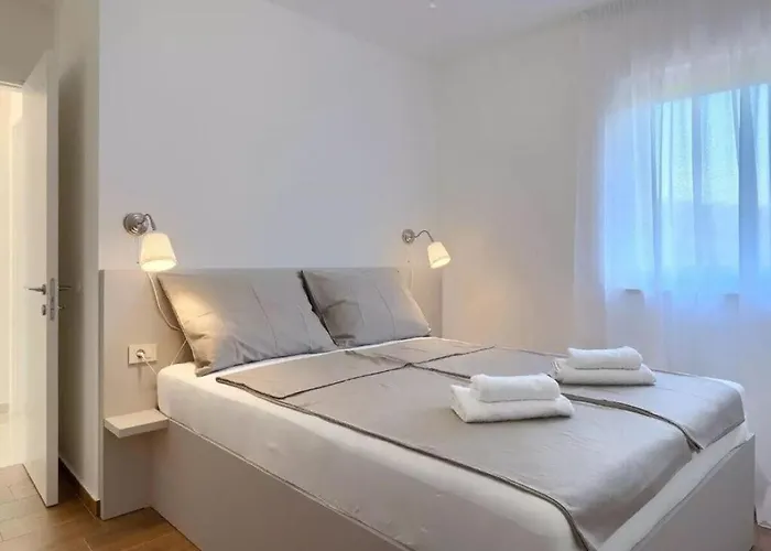 Villa Esmeralda Ii Comfortable Novigrad Istria